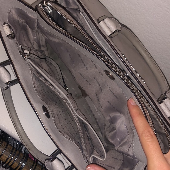 Michael Kors Purse - Picture 6 of 7